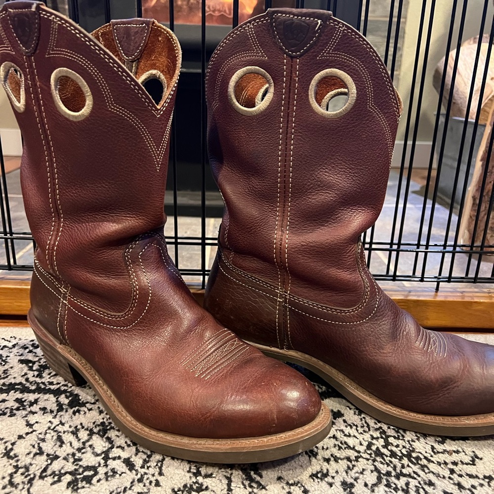 Men’s size 11 Ariat Boot